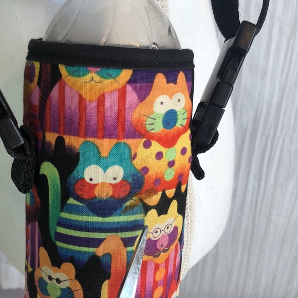 Colorful Kitties 7.5" travel water bottle holder w/crossbody strap & belt loop - Picture 10 of 12
